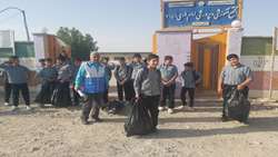 به مناسبت هفته سلامت انجام شد؛ پاک‌سازی اطراف مدرسه روستای دولت‌آباد با مشارکت دانش‌آموزان