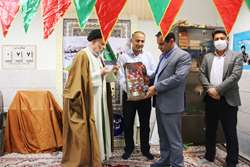 تقدیر از جانباز شاغل در شبکه فراشبند همزمان با میلاد حضرت ابوالفضل العباس (ع)