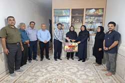 تقدیر از بهورز بازنشسته خانه بهداشت دولت آباد شهرستان فراشبند به مناسبت روز بهورز