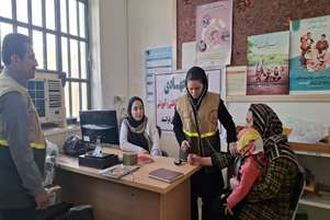 ارائه خدمات رایگان بهداشتی و درمانی در اردوی جهادی سلامت روستای پهناپهن به مناسبت هفته بسیج 