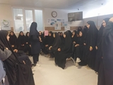 قدر دانی دانش‌آموزان دهرم از کارکنان مرکز خدمات جامع سلامت این شهر به مناسبت هفته سلامت 